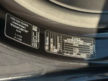 Car image 38