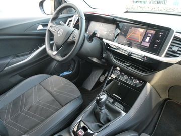 Car image 15