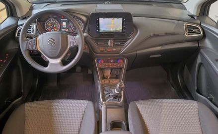 Car image 12