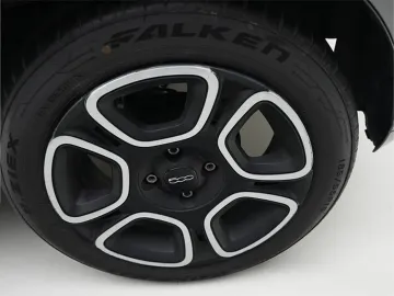 Car image 22