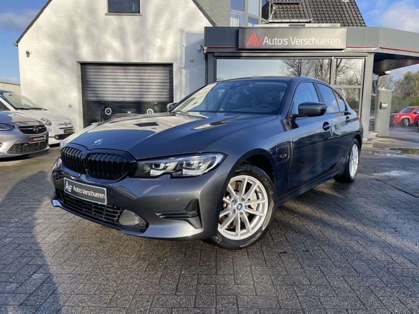 BMW 330 e M 215 kW image number 1