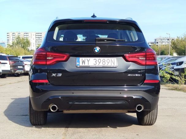 BMW X3 xDrive20i Advantage 135 kW image number 33