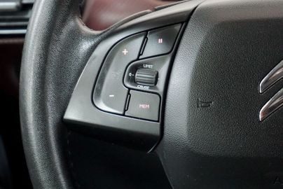 Car image 36