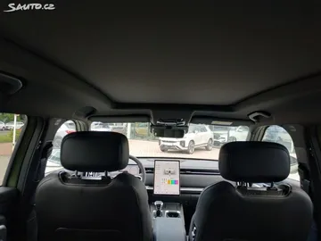 Car image 32
