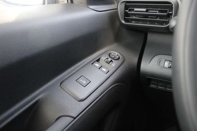 Car image 35