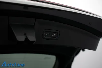 Car image 32