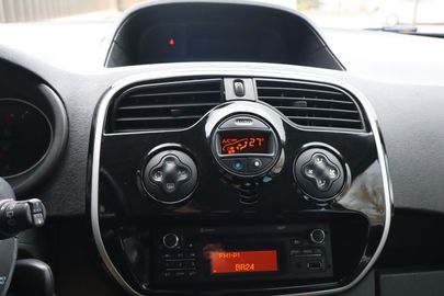 Car image 26