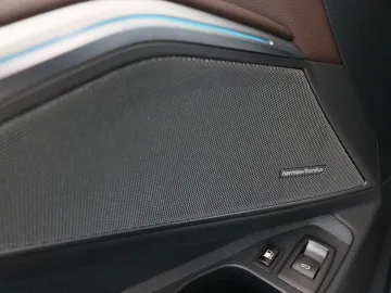 Car image 35