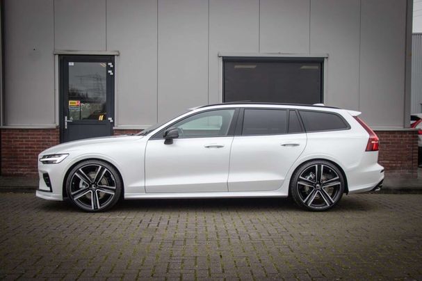 Volvo V60 B4 Plus 145 kW image number 3