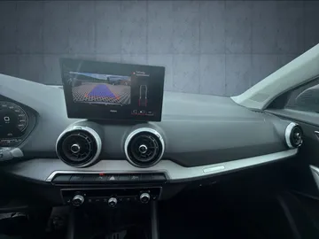 Car image 24