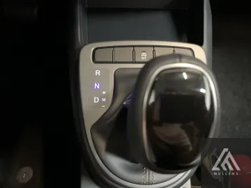 Car image 27