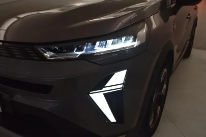 Car image 21
