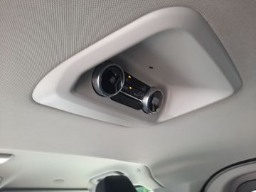 Car image 27