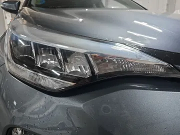 Car image 26