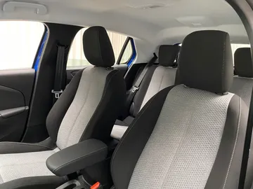 Car image 48