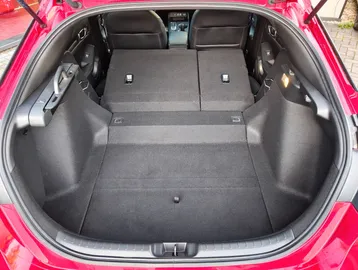 Car image 26