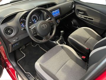 Car image 14