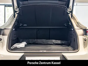 Car image 37