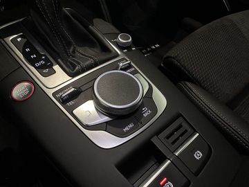 Car image 35