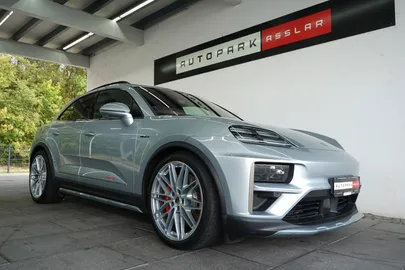 Car image 40