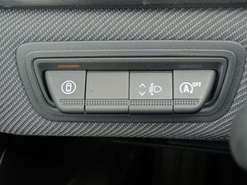 Car image 33