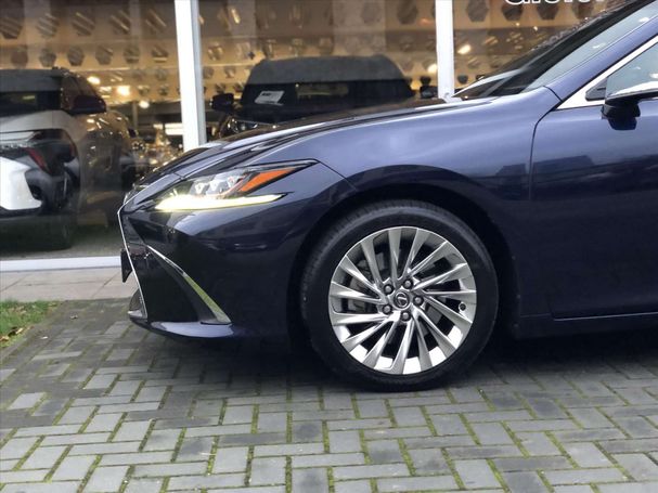 Lexus ES 300 H 160 kW image number 9