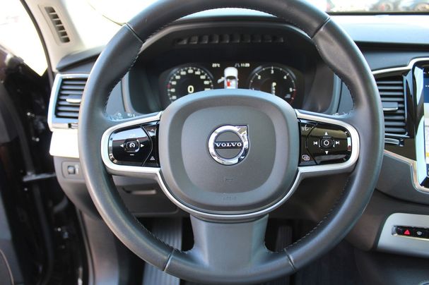 Volvo XC90 AWD Momentum 173 kW image number 9