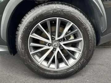 Car image 29