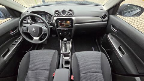 Car image 15