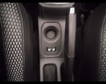 Car image 33