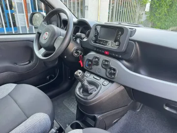 Car image 13