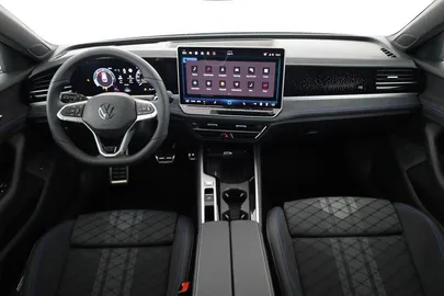 Car image 30