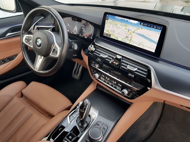 BMW 530d Touring xDrive 210 kW image number 16