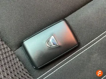 Car image 22