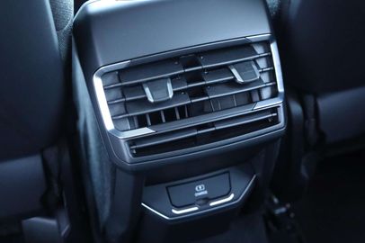 Car image 41