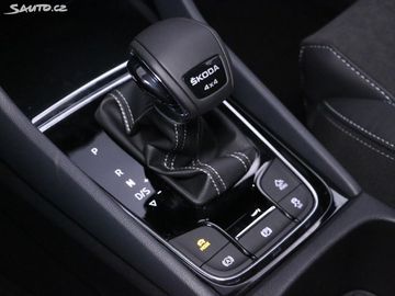 Car image 37