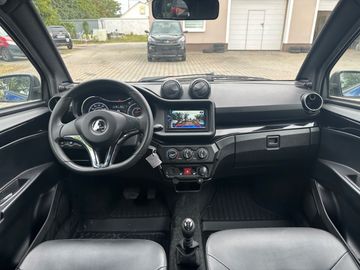 Car image 12