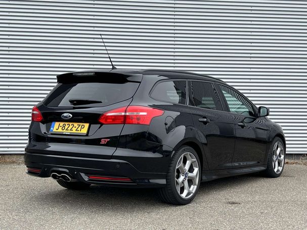 Ford Focus Wagon 2 2.0 ST 184 kW image number 4