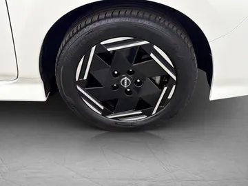 Car image 29