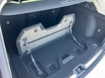 Car image 35