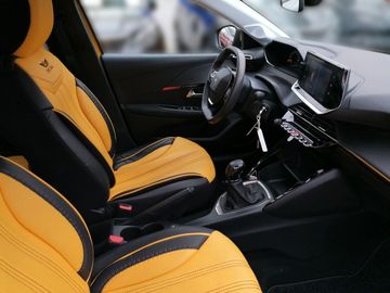 Car image 13