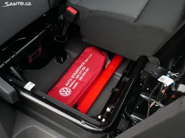 Car image 28