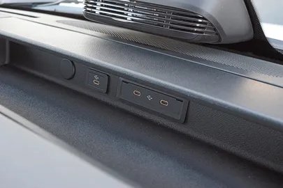 Car image 37