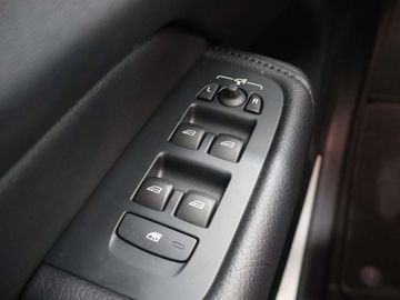 Car image 37