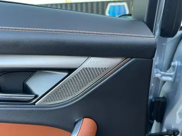 Car image 49