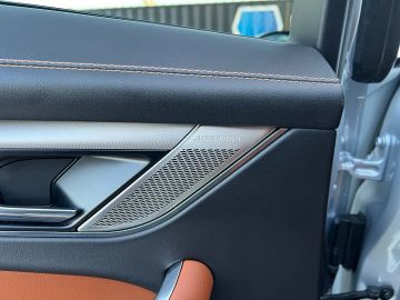 Car image 49