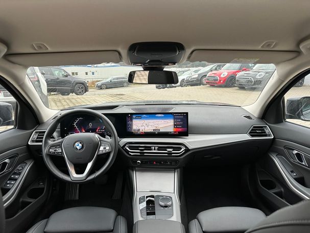 BMW 320d Touring xDrive 140 kW image number 12