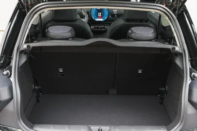 Car image 35