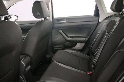 Car image 36