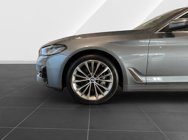 BMW 530d Touring xDrive 210 kW image number 15